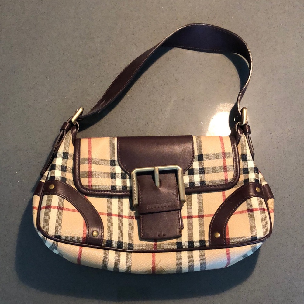 Vintage Burberry buckle purse